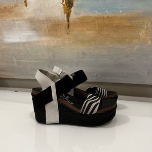 New OTBT Bushnell Wedge Sandals Size 8